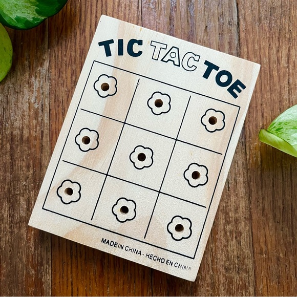Tic Tac Toe Wooden Pegboard Game - Picture 3 of 4